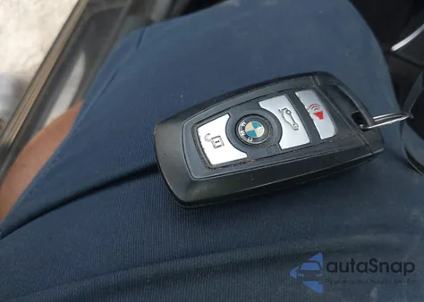 2013 BMW 528I xDrive z USA, uszkodzony, nr VIN WBAXH5C50DDW13775